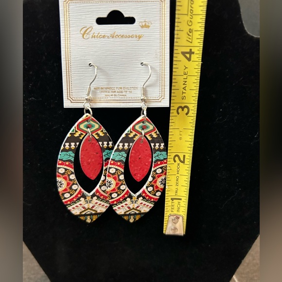 NWT multicolor wooden dangling earrings red - Picture 3 of 4